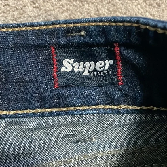 EC Silver Suki Super Stretch Bermuda Short - Size 31 - Picture 4 of 6